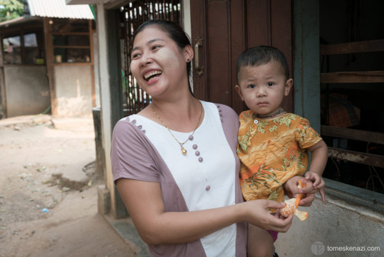 Mother and Child, Hpa-An, Myanmar