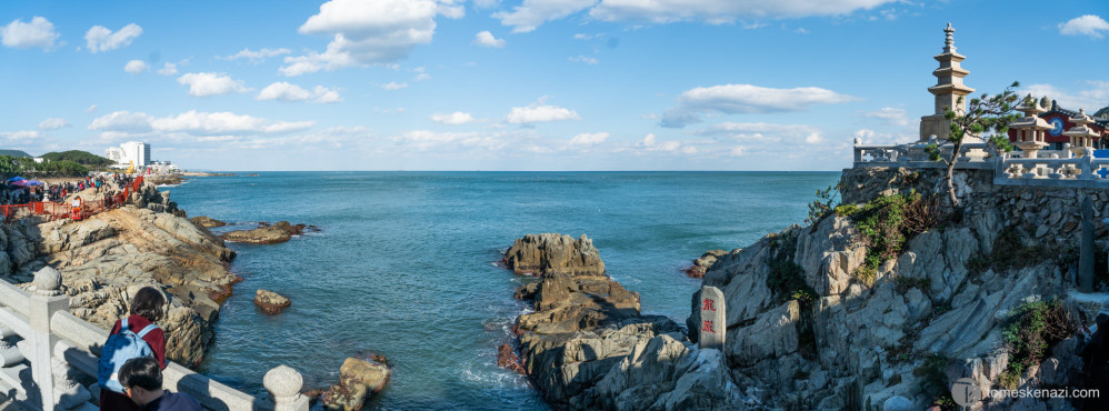 Haedong Yonggungsa, buddhist temple by the sea, Busan