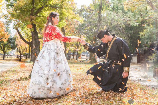 Miju and Johnny in traditional costumes, Jeonju