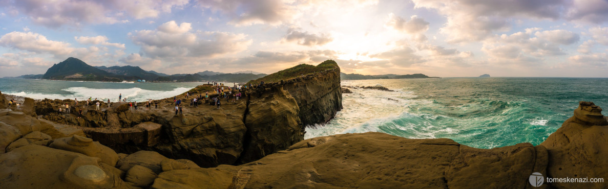 Sunset view on the East China sea, from the Elephant Trunk Rock, Keelung, Taiwan