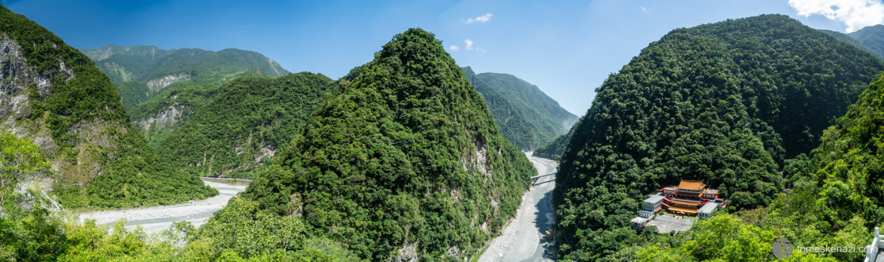 Changuang Temple, in theTaroko Gorge viewed from its Bell Tower. Taiwan
