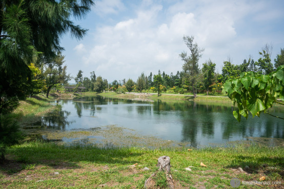 Pipa lake in Taitung Forest Park, Taiwan. A place used by local photographers for its impressive natural cheesy backdrop (they love cheesy images there)