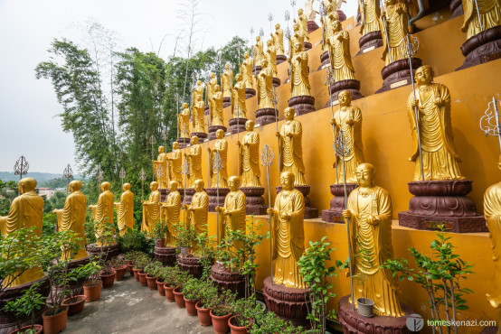 Thousands of Buddha statues all over the place in Fo Guang Shan Buddhist monastery, Kaohsiung, Taiwan